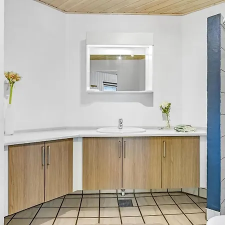 Awesome In Glesborg With Kitchen * Fjellerup Strand