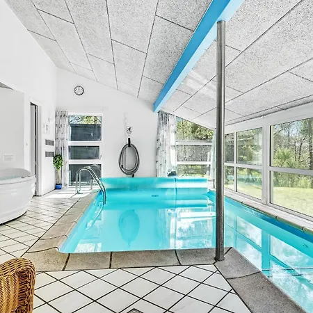 Awesome In Glesborg With Kitchen *